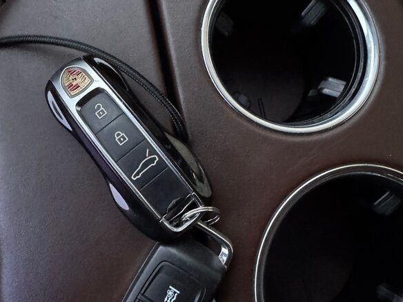 2019 Porsche Panamera 4 Sport Turismo II, синий, 7100000 рублей - вид 30