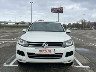 2011 Volkswagen Touareg II, белый, 2450000 рублей, вид 1