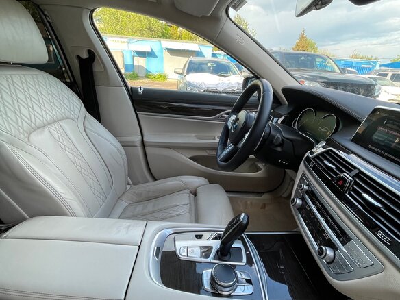 2018 BMW 7 серии Long 740Ld xDrive VI (G11/G12), серый, 3490000 рублей - вид 8