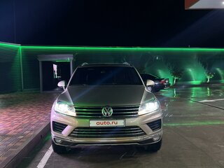 2015 Volkswagen Touareg II Рестайлинг, бежевый, 3500000 рублей, вид 2