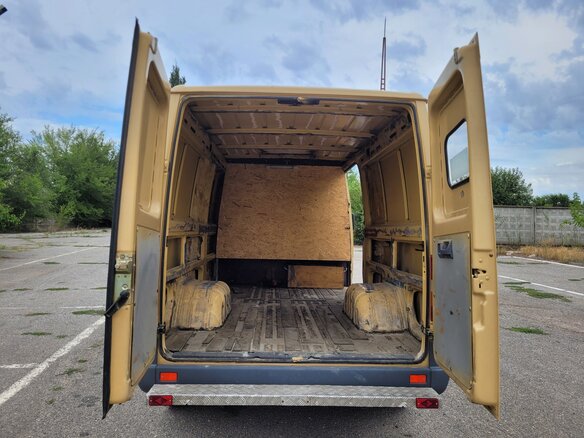 1998 Mercedes-Benz Sprinter, жёлтый, 950000 рублей - вид 11