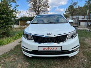 2015 Kia Rio III Рестайлинг, белый, 1050000 рублей, вид 2
