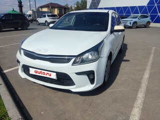 2019 Kia Rio IV, белый, 1070000 рублей, вид 2