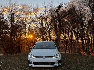 2018 Volkswagen Golf GTI VII Рестайлинг, белый, 2950000 рублей, вид 3