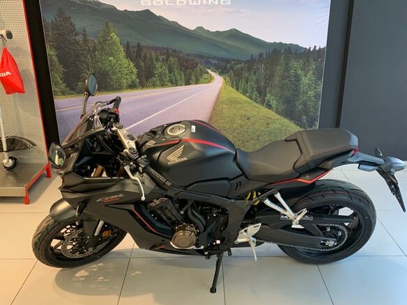 2021 Honda CBR 650R, чёрный - вид 7