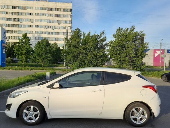 2013 Hyundai i30 II, белый, 800000 рублей - вид 5