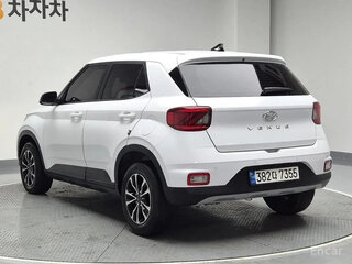 2021 Hyundai Venue I, белый, 1680000 рублей, вид 3
