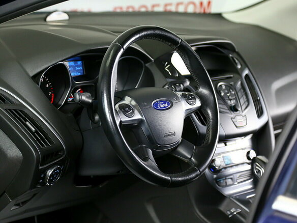 2013 Ford Focus III, синий - вид 9