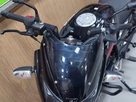 2022 Bajaj Pulsar 180, чёрный, 200000 рублей, вид 3