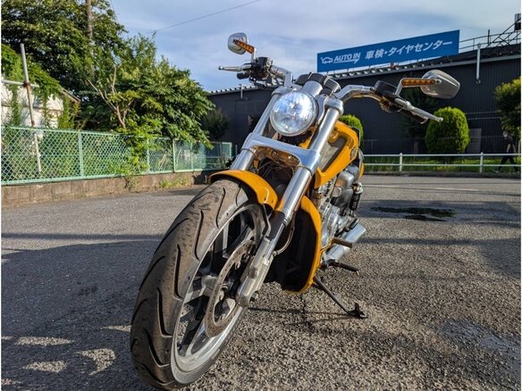 2011 Harley-Davidson V-Rod Muscle, жёлтый, 1300000 рублей - вид 3