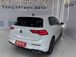 2022 Volkswagen Golf VIII, белый, 1662999 рублей, вид 4
