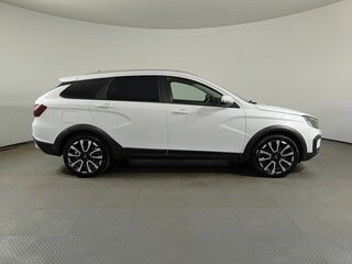 2024 Lada (ВАЗ) Vesta SW Cross I Рестайлинг (NG), белый, 1381055 рублей, вид 4