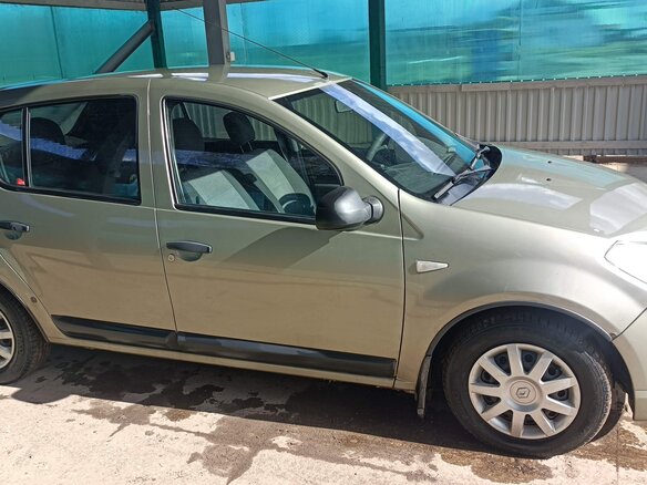2012 Renault Sandero I, бежевый, 550000 рублей - вид 1