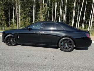 2021 Rolls-Royce Ghost Black Badge II (Series I), чёрный, 32000000 рублей, вид 4