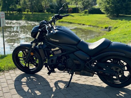 2021 Kawasaki EN650 Vulcan S, чёрный, 1040000 рублей, вид 5