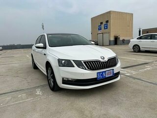 2021 Skoda Octavia III (A7) Рестайлинг, белый, 1500000 рублей, вид 3