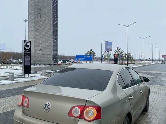 2008 Volkswagen Passat B6, бежевый, 800000 рублей - вид 2