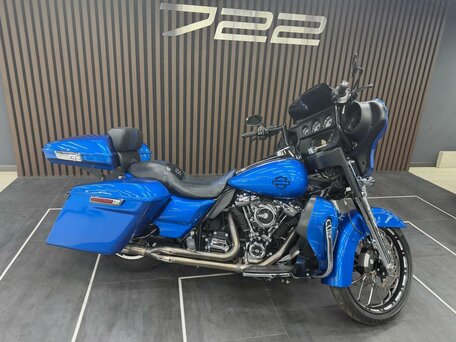 2018 Harley-Davidson Street Glide, синий, 1398000 рублей, вид 3