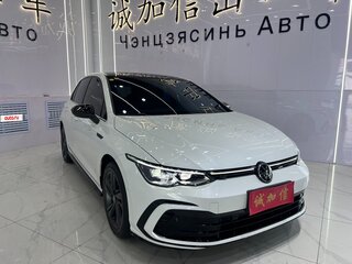 2022 Volkswagen Golf VIII, белый, 1662999 рублей, вид 3