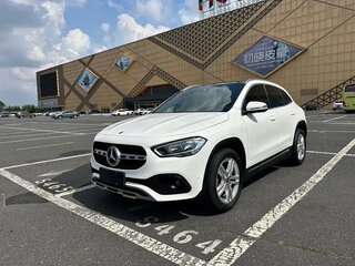 2022 Mercedes-Benz GLA 180 II (H247), белый, 1980001 рублей, вид 1