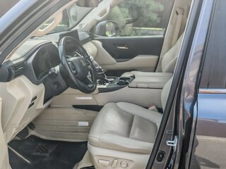 2021 Toyota Land Cruiser 300 Series, серый, 10700000 рублей, вид 3