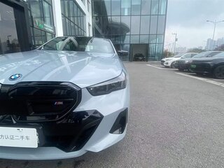 2025 BMW i5 M60 xDrive, серебристый, 9200000 рублей, вид 3