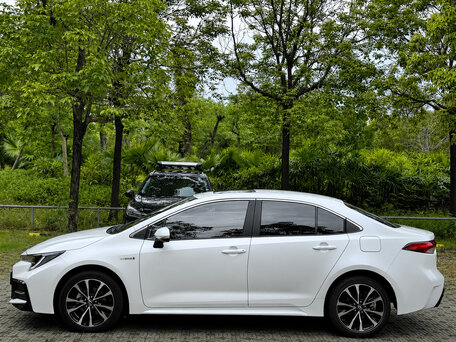 2022 Toyota Corolla Sporty XII (E210) Рестайлинг, белый, 1620000 рублей, вид 5