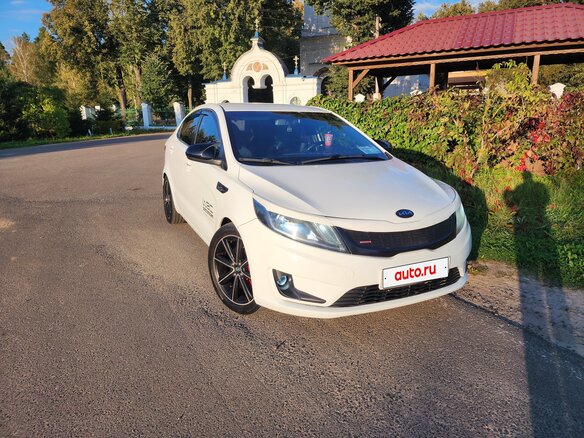 2012 Kia Rio 5-speed III, белый, 810000 рублей - вид 2