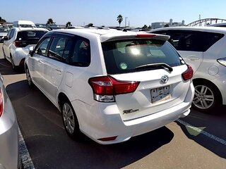 2017 Toyota Corolla Fielder XI (E160, E170, E180) Рестайлинг 1, белый, 1600000 рублей, вид 2