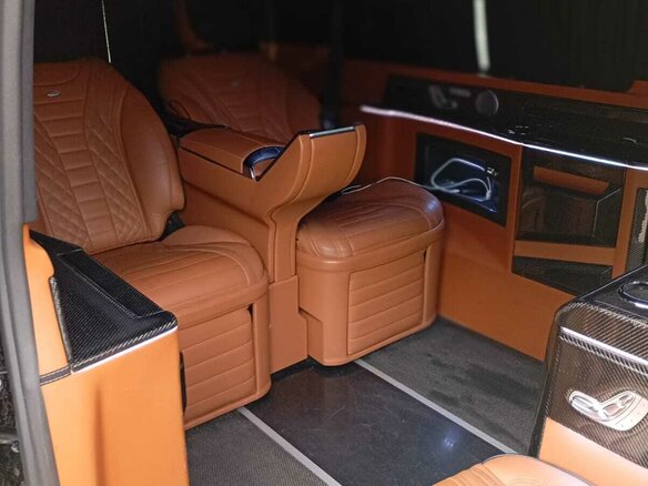 2023 Mercedes-Benz V-Класс Extra Long 300 d экстра длинный III (W447) Рестайлинг, чёрный, 15500000 рублей - вид 3