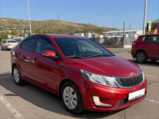 2013 Kia Rio 4-speed III, красный, 850000 рублей, вид 4