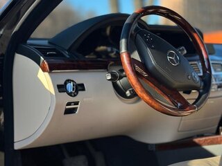 2009 Mercedes-Benz S-Класс 500 Long V (W221) Рестайлинг, чёрный, 1800000 рублей, вид 4