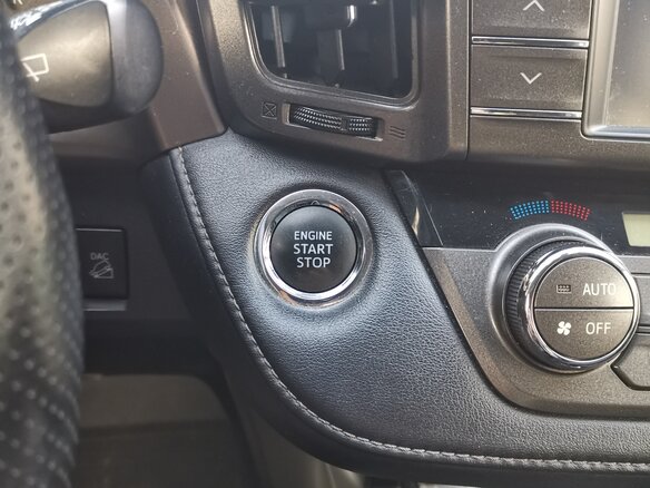 2013 Toyota RAV4 IV (XA40), чёрный, 2250000 рублей - вид 17