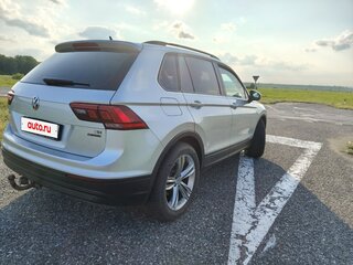 2017 Volkswagen Tiguan II, серебристый, 1930000 рублей, вид 5