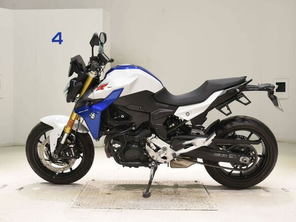 2023 BMW F 900 R, белый, 1177000 рублей