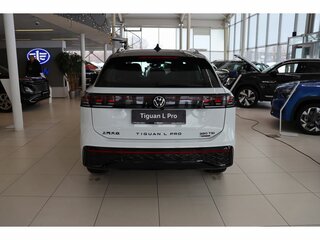 2026 Volkswagen Tiguan L Pro III (China Market), белый, 5400000 рублей, вид 4