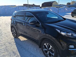 2019 Kia Sportage IV Рестайлинг, чёрный, 2136000 рублей, вид 4