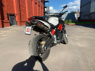2018 Aprilia SL 900 Shiver, белый, 1199000 рублей, вид 4