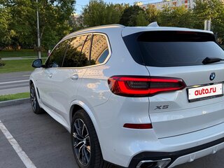 2019 BMW X5 30d IV (G05/G18), белый, 8250000 рублей, вид 4