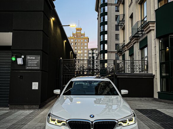 2018 BMW 5 серии 530i xDrive VII (G30/G31/G38), белый, 4575000 рублей - вид 17
