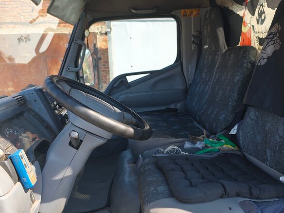 2010 Fuso (Mitsubishi) Canter, белый, 1800000 рублей - вид 3