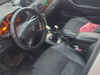 2005 Toyota Avensis II, серебристый, 750000 рублей, вид 2