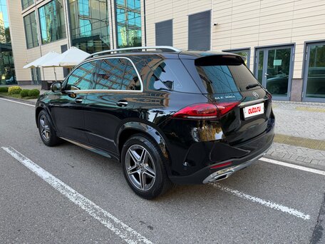 2021 Mercedes-Benz GLE 300 d II (V167), чёрный, 7100000 рублей, вид 4