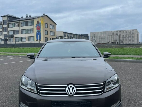 2013 Volkswagen Passat B7, коричневый, 950000 рублей - вид 1