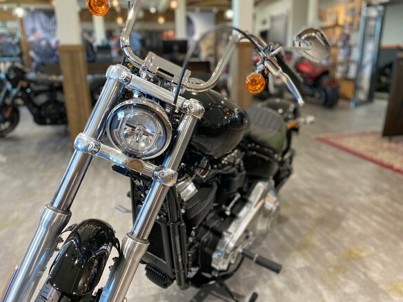 2022 Harley-Davidson Softail Standard, чёрный, 2150000 рублей - вид 10