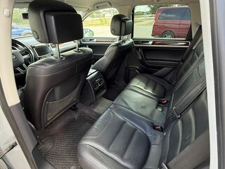 2013 Volkswagen Touareg II, серый, 2470000 рублей, вид 5