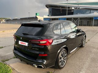 2020 BMW X5 30d IV (G05/G18), чёрный, 6500000 рублей, вид 4