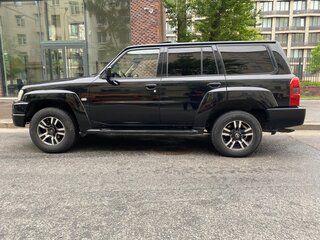 2008 Nissan Patrol V (Y61) Рестайлинг, чёрный, 3900000 рублей, вид 4