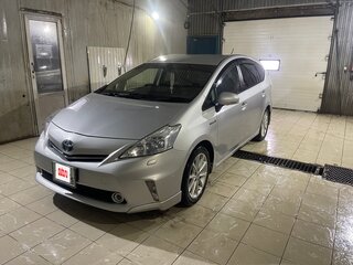 2011 Toyota Prius Alpha I (ZVW40/41), серебристый, 1200000 рублей, вид 3
