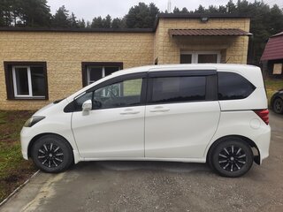2010 Honda Freed I, белый, 1120000 рублей, вид 4